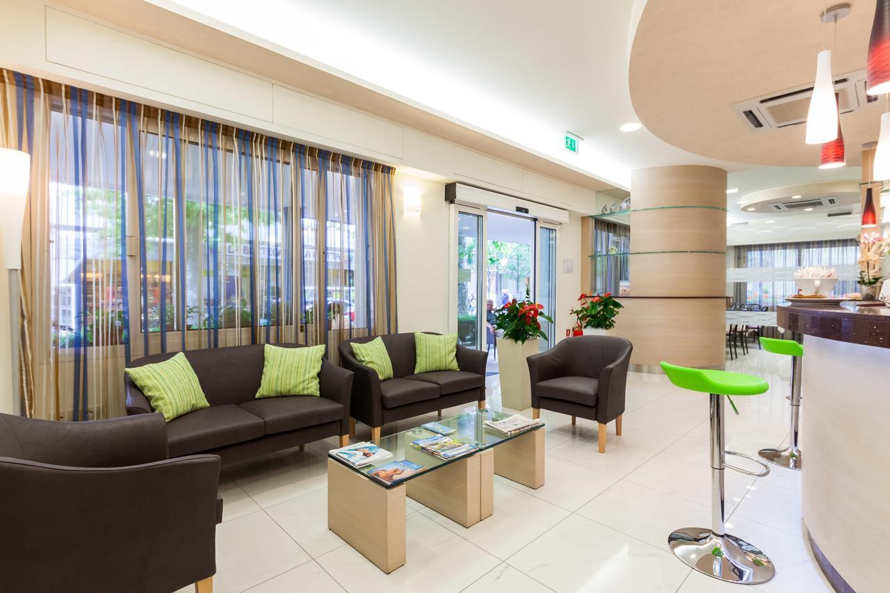 Hotel Adigrat Riccione Eksteriør billede