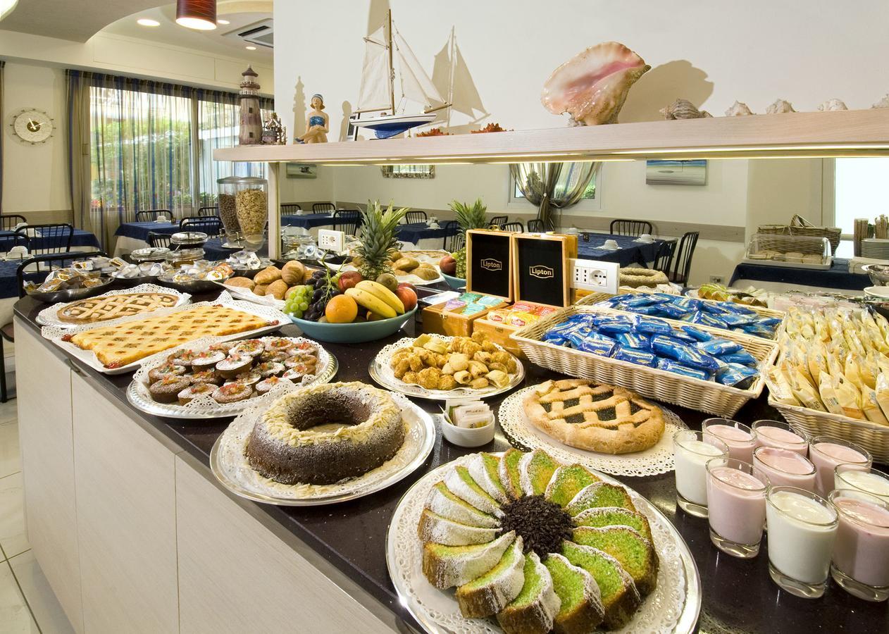 Hotel Adigrat Riccione Eksteriør billede