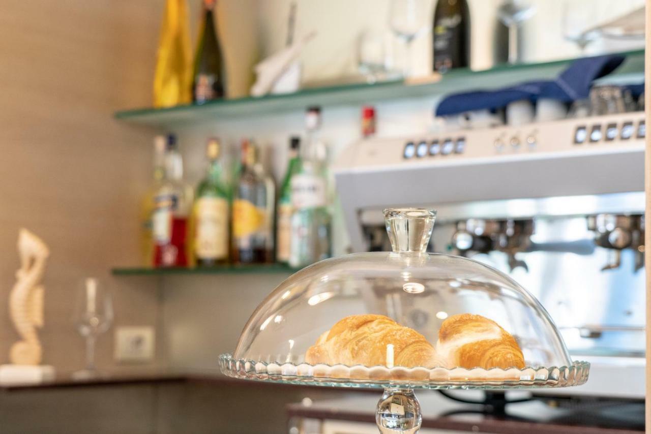 Hotel Adigrat Riccione Eksteriør billede